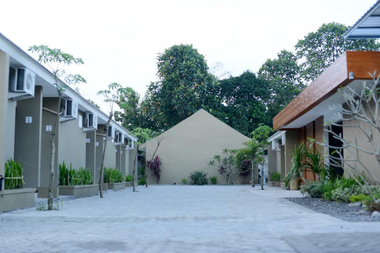 Reddoorz Syariah Plus Near Banyuwangi Airport エクステリア 写真