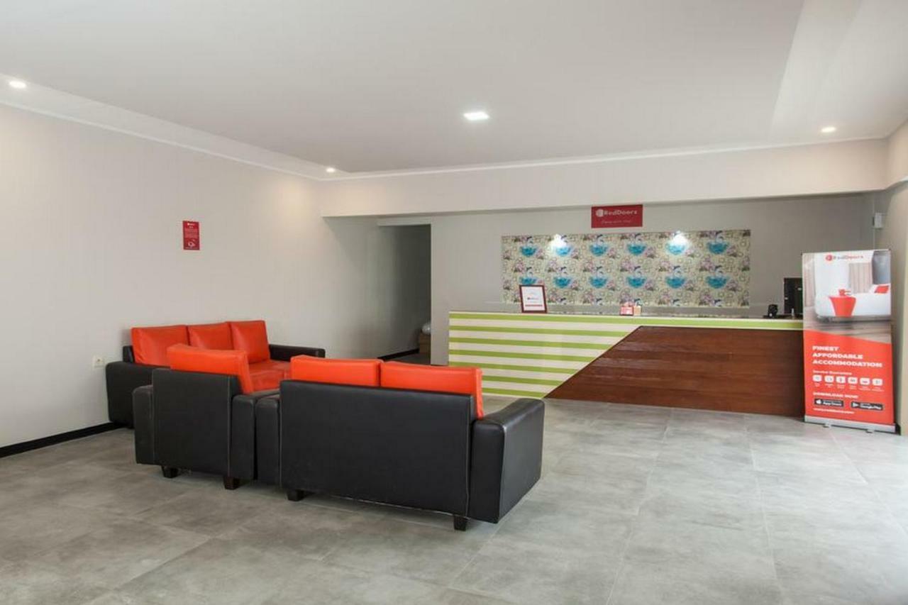 Reddoorz Syariah Plus Near Banyuwangi Airport エクステリア 写真