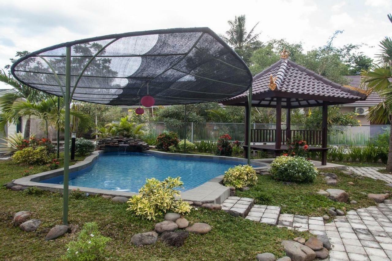 Reddoorz Syariah Plus Near Banyuwangi Airport エクステリア 写真