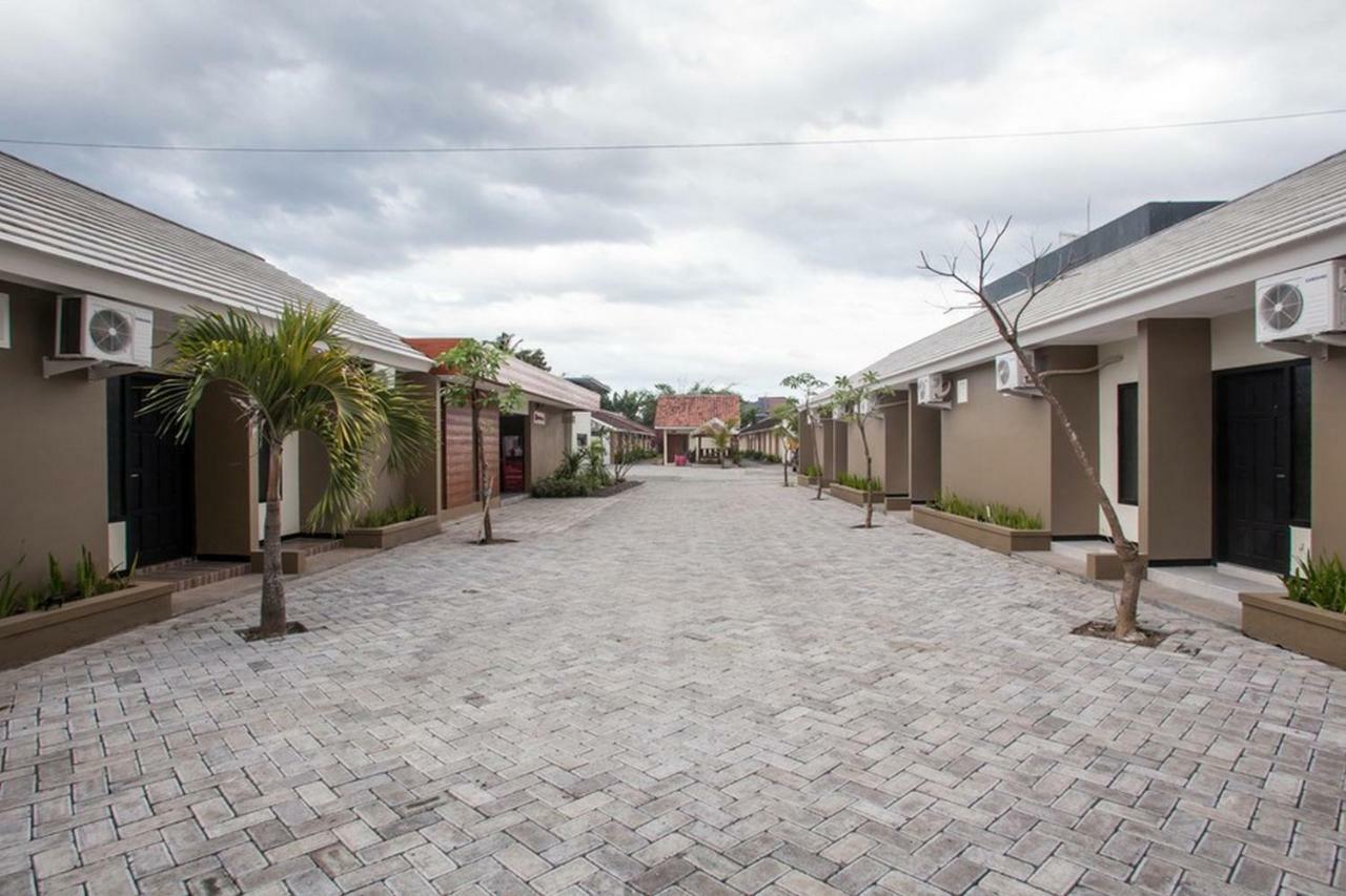 Reddoorz Syariah Plus Near Banyuwangi Airport エクステリア 写真